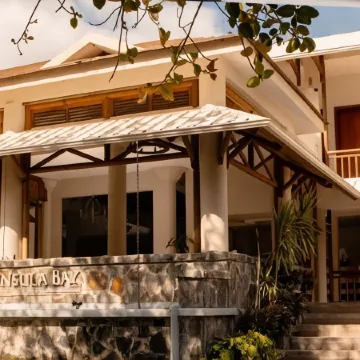 Le Peninsula Bay Beach Resort & Spa