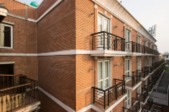 بودي لودج Hotels near معبد بوذا الزمردي