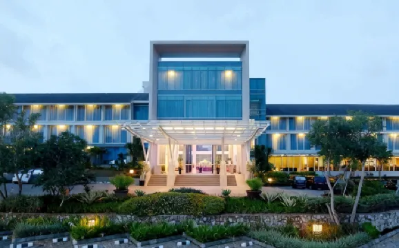 Emersia Hotel and Resort Отели в г. Бандар-Лампунг
