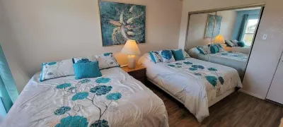 Beach Access Condo Nice Pool/Hot Tub Area w/BBQ 2 Bedroom Home by RedAwning Hotels in 