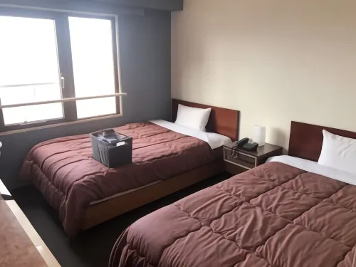 Crane Hotel Takajo