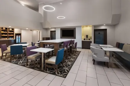 La Quinta Inn & Suites by Wyndham North Orem