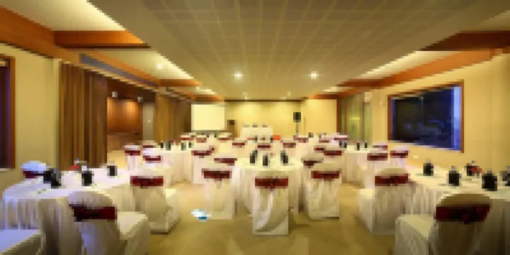 Uday Suites - the Airport Hotel