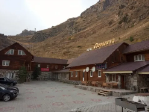Vershina Hotel
