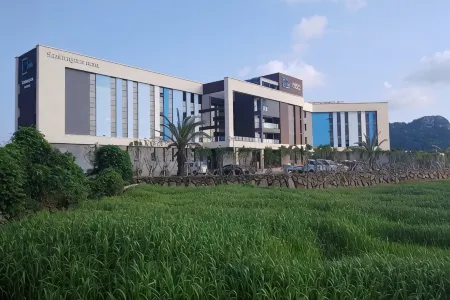 Sanbangsan Hotel Отели рядом с достопримечательностью «Norimae»