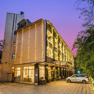 Retreat Heritage Hotels near Lonavala Train Station