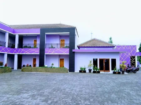 Signature Hotel Cipanas