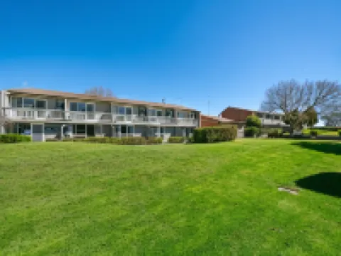 باثرست ستوديو أبارتمنتس فنادق في باثرست