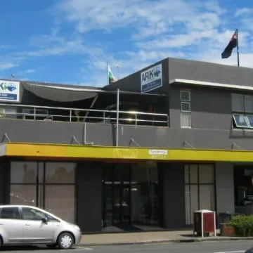 Ariki Backpackers Hotels near Brooklands Zoo