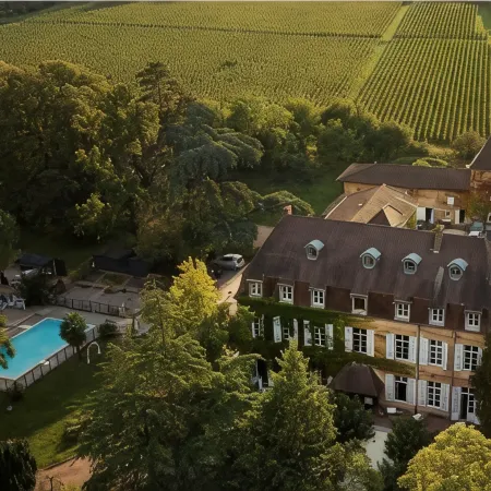 Logis Hôtels Château de La Barge Отели в г. Шентре