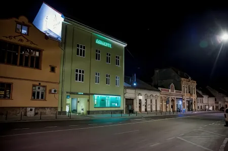 Hotel Armatti Отели в г. Брашов