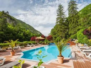 Demeures et Château de La Caze