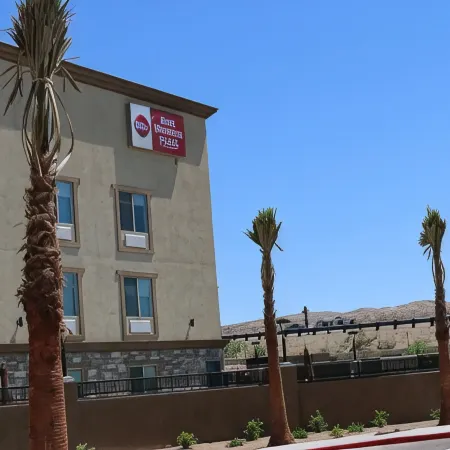 Best Western Plus New Barstow Inn  Suites