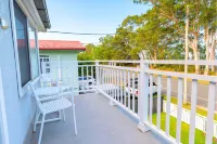 Metawisebnb Waterfront 3BR Coastal Escape