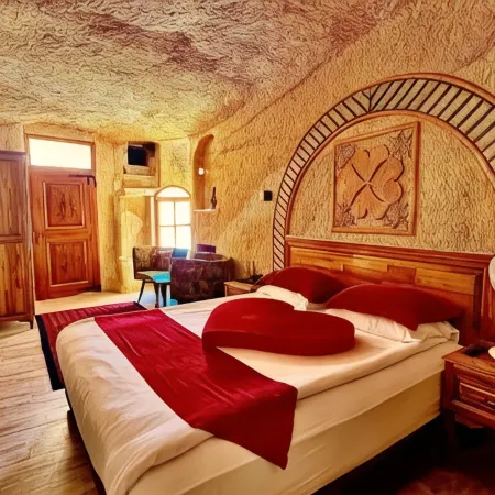 Crassus Cave Hotel