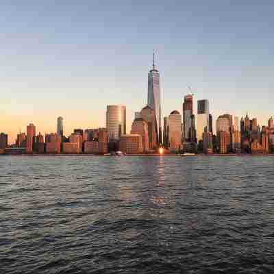 Spacious 2Br Near Statue of Liberty & Manhattan — Free Parking Others