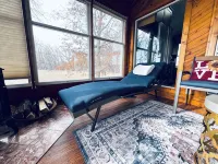 Riverfront Luxury home & wakeup with Sunrise