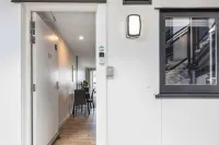 Newtown Tranquility Spacious 2-Bedroom Apartment - Homestays