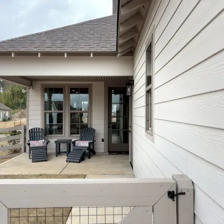 Charming & Spacious Townhome on North College Street in Auburn