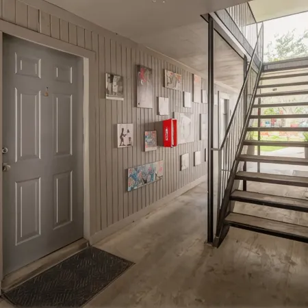 Beautiful Contemporary Suite #15