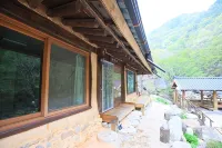 Hadong Deulkok Sanbang Pension - 2-Star