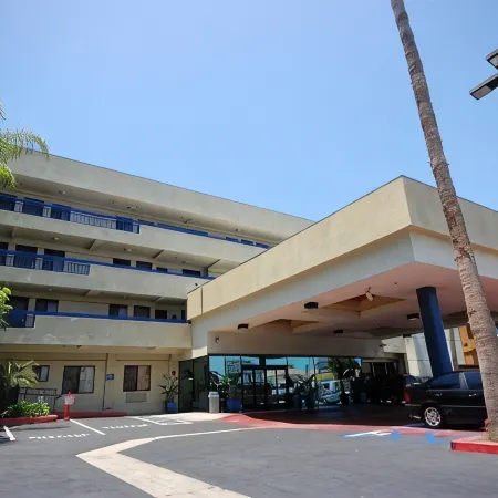 Quality Inn & Suites Los Angeles Airport - Stadium District