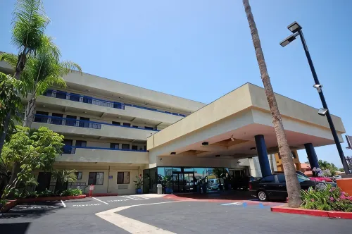 Quality Inn & Suites Los Angeles Airport - Stadium District