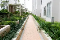 Comfort and Strategic 2Br at Bassura City Apartment - Kitchenette