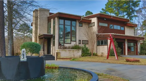 2 Kings | Chapel | Jet Tub | Elevator | DT 12 mins