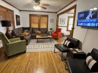 Spacious 4-bedroom house central to Des Moines near Drake Univ. Fenced yard
