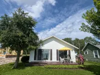 Charming 2-bedroom cottage on Mullett Lake - northwest side! - Maalaistalo