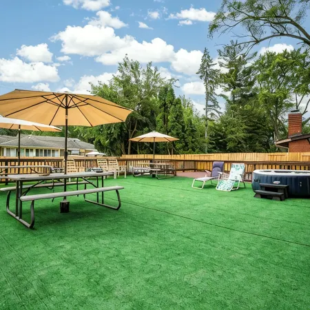 Spacious 5-bedroom house with Jacuzzi, Game room & WIFI in delightful Southfield