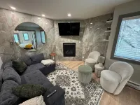 Idaho Pine Condo at Schweitzer Ski Resort, 2 bedroom, 1 bath, high-end finishes.