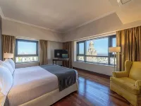 Radisson Montevideo Victoria Plaza Hotel Hotels in Montevideo