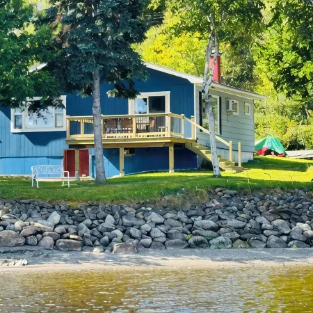Private Lakefront Cabin