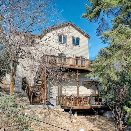 Sky Ridge Cabin  · Culdesac w/ Level Entry Access & Entertainment