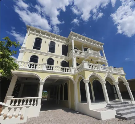 Daddy Dream Hotel and Residence
