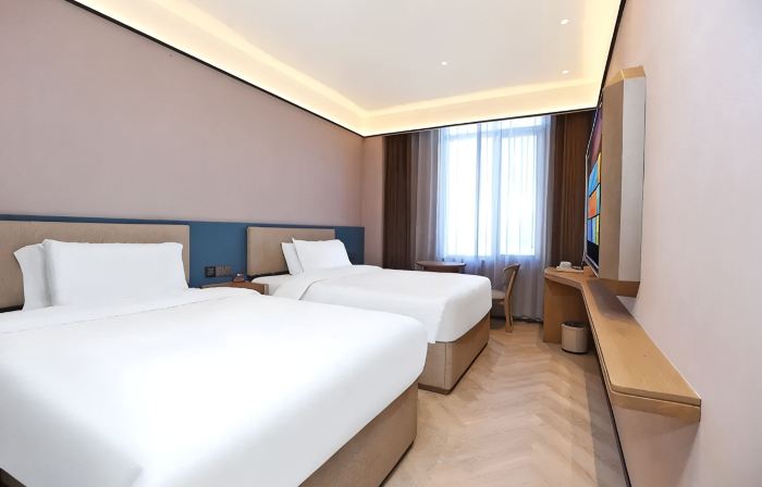 HanTing Premium Hotel (Fengcheng Pedestrian Street)