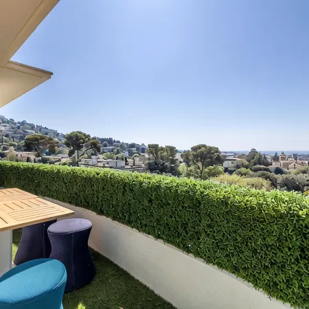 Modern flat with sea view - AC- 2BR- 4P - Cannes