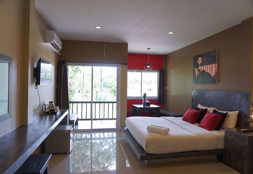 Ploenjai Hotel Ranong - Housity