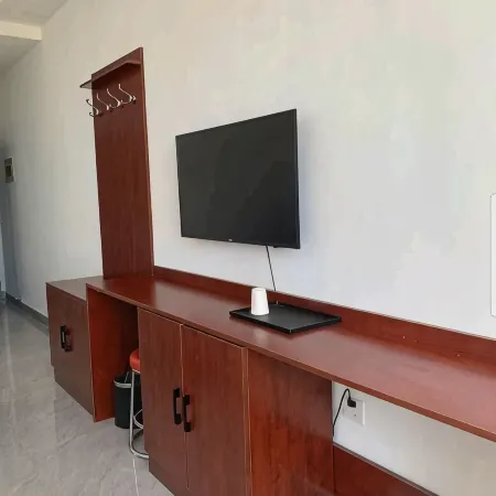 Kulun Qipengyue Business Hotel