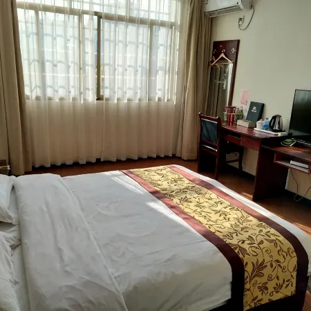 Yinhe Holiday Hotel