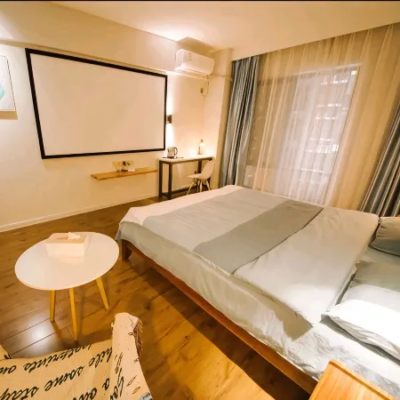 Binyang Thailand latex theme hotel