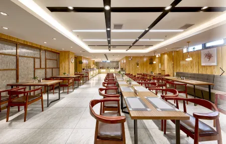 Yitel Hotel (Beijing Shilihe Happy Valley Zhoujiazhuang Subway Station)