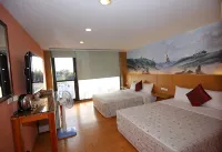 Water Front Hotel - Bungalows