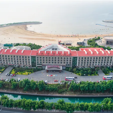 Moon Bay Seascape Hotel