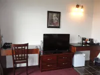 Shiraz Villa Hotels in Osoyoos