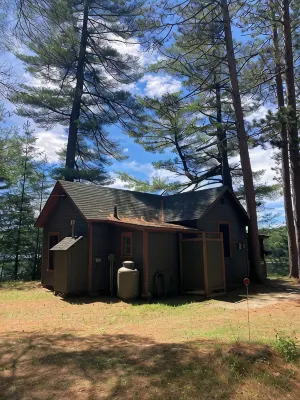 Adorable Historic Adirondack Lakefront Cottage on Long Lake - Wifi