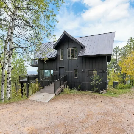 The Kojak – 5-Bedroom Mountain Retreat Close to  Lake Pactola