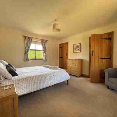 Lovely Barn nr. Cromer - Indoor Pool & Play Area. Contact Host for Late Deals! Rooms
